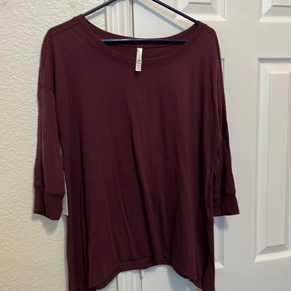 LuLaRoe Tops - LulaRoe Cozy Kate Maroon M NWT